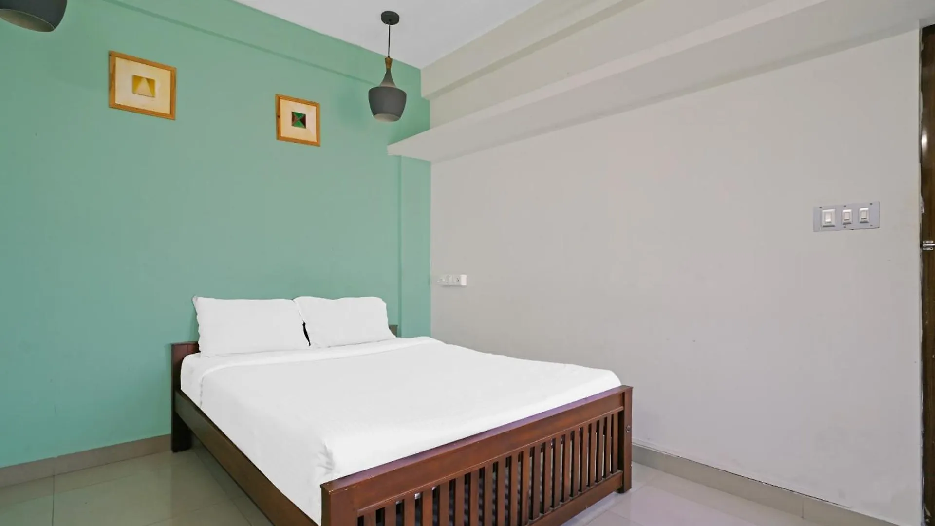 Hotel O Flagship 85805 Majestic Petta Metro Station Kochi