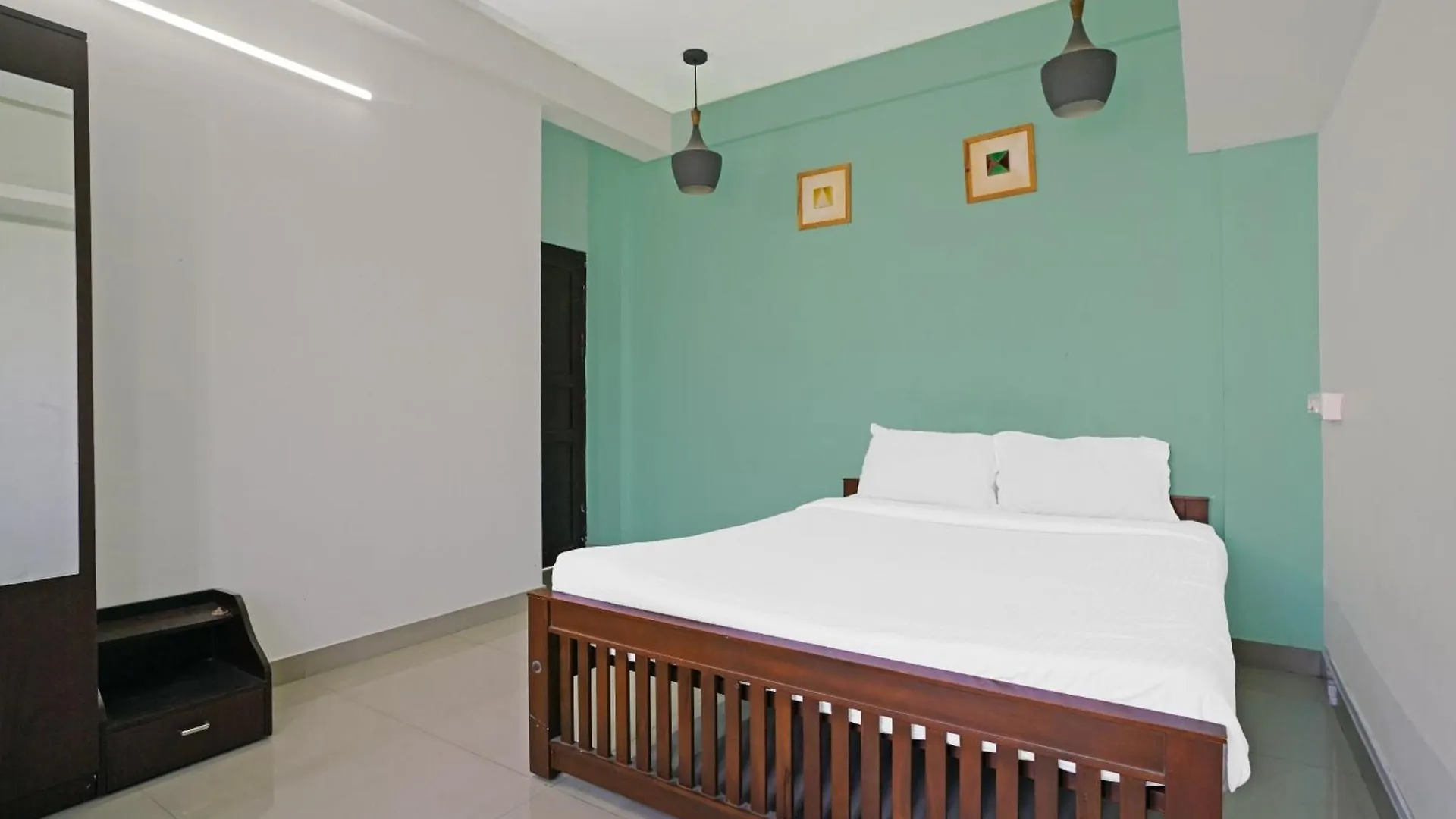 Hotel O Flagship 85805 Majestic Petta Metro Station Kochi
